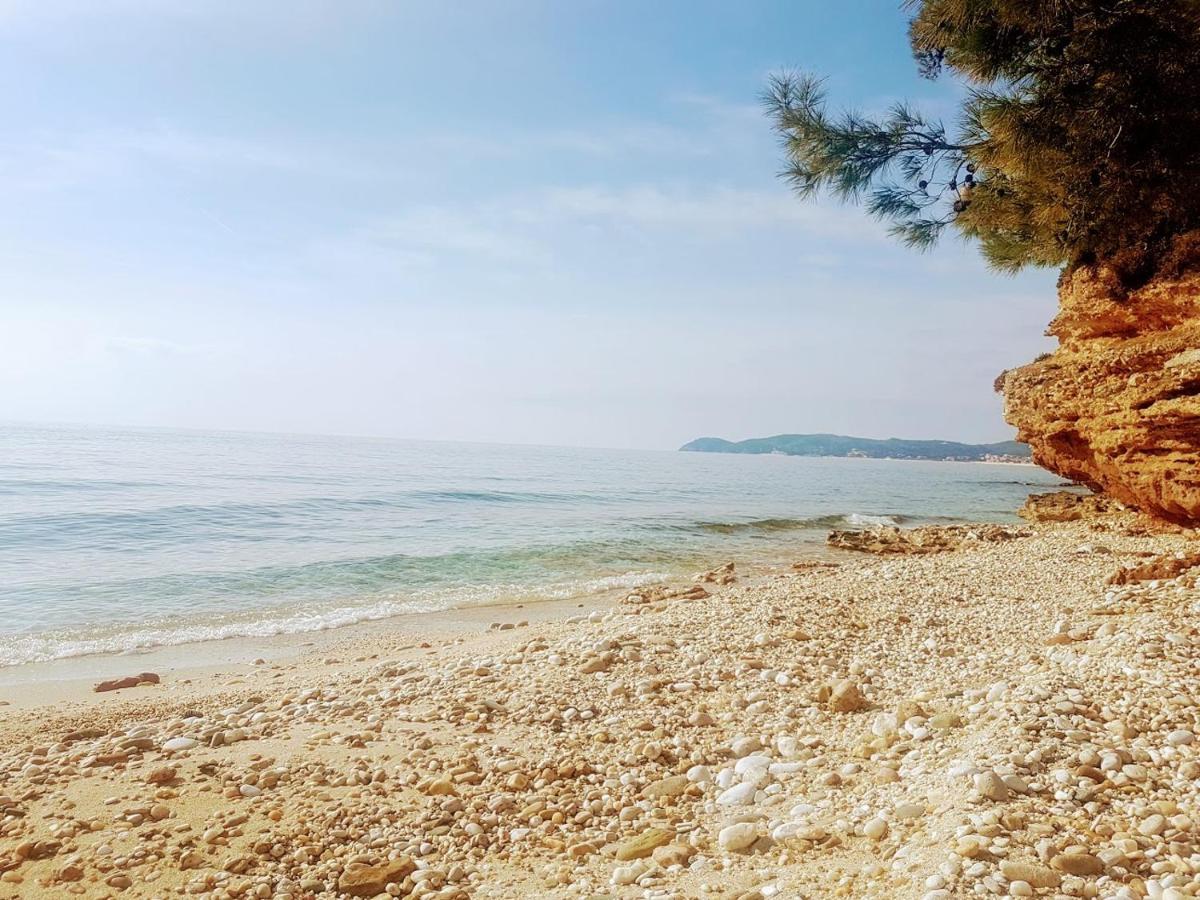 Spitaki Apartments ポトス エクステリア 写真